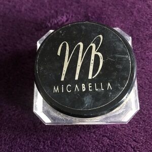 Micabella mineral foundation